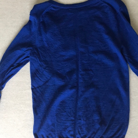 Banana Republic 100% wool v neck sweater - Picture 3 of 5